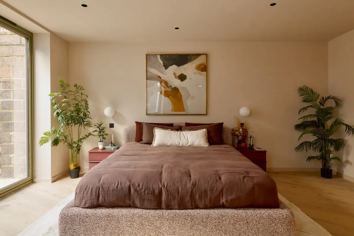 Midcentury and Japanese Influences in a Sustainable London New Build 24 curves-textures-new-build-house-london