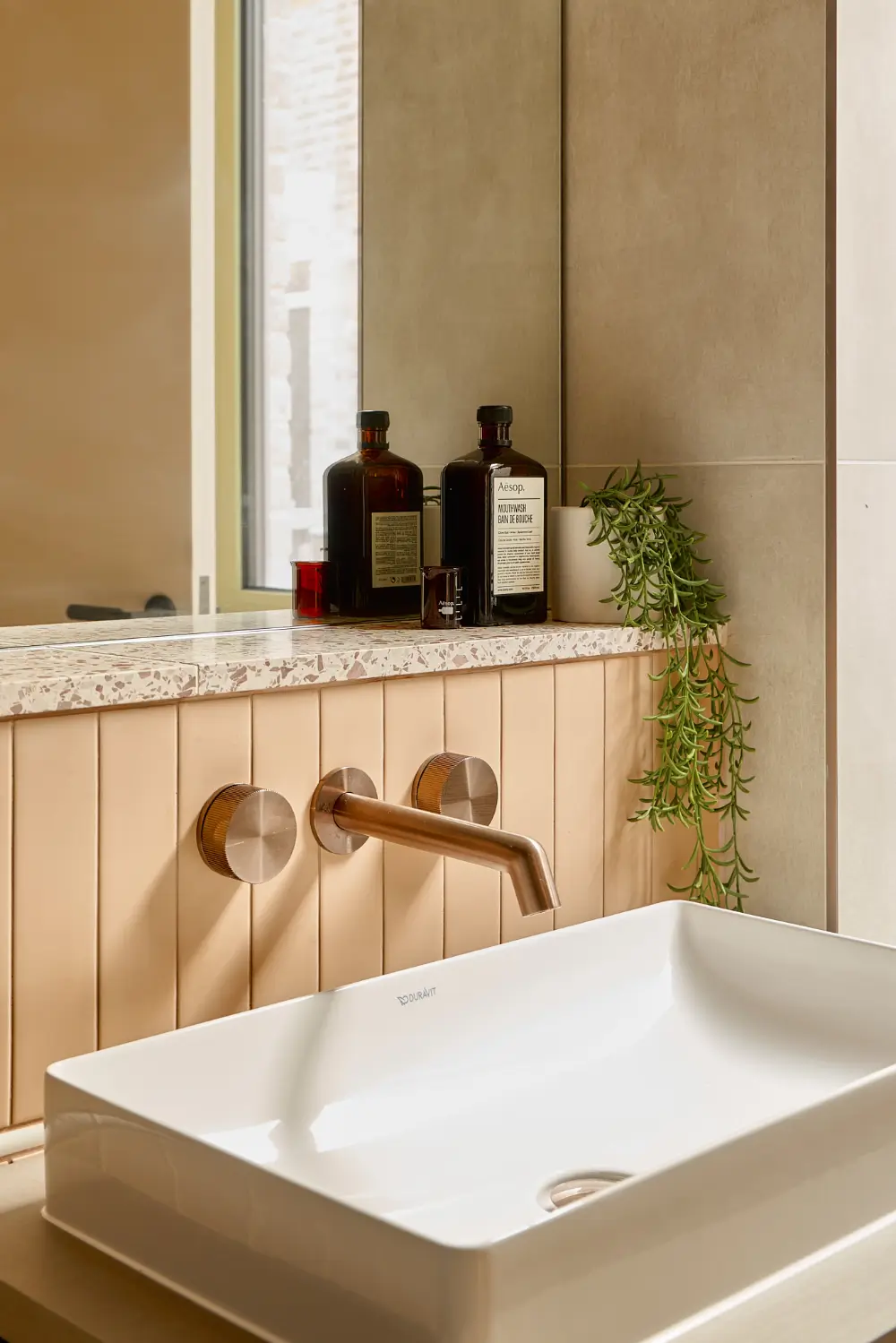 Midcentury and Japanese Influences in a Sustainable London New Build 27 curves-textures-new-build-house-london