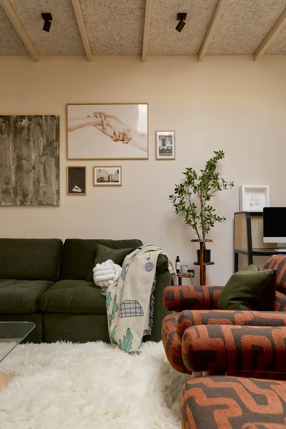 Midcentury and Japanese Influences in a Sustainable London New Build 6 curves-textures-new-build-house-london