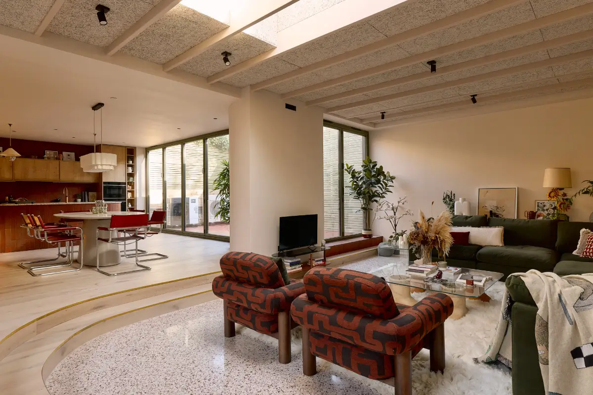 Midcentury and Japanese Influences in a Sustainable London New Build 8 curves-textures-new-build-house-london