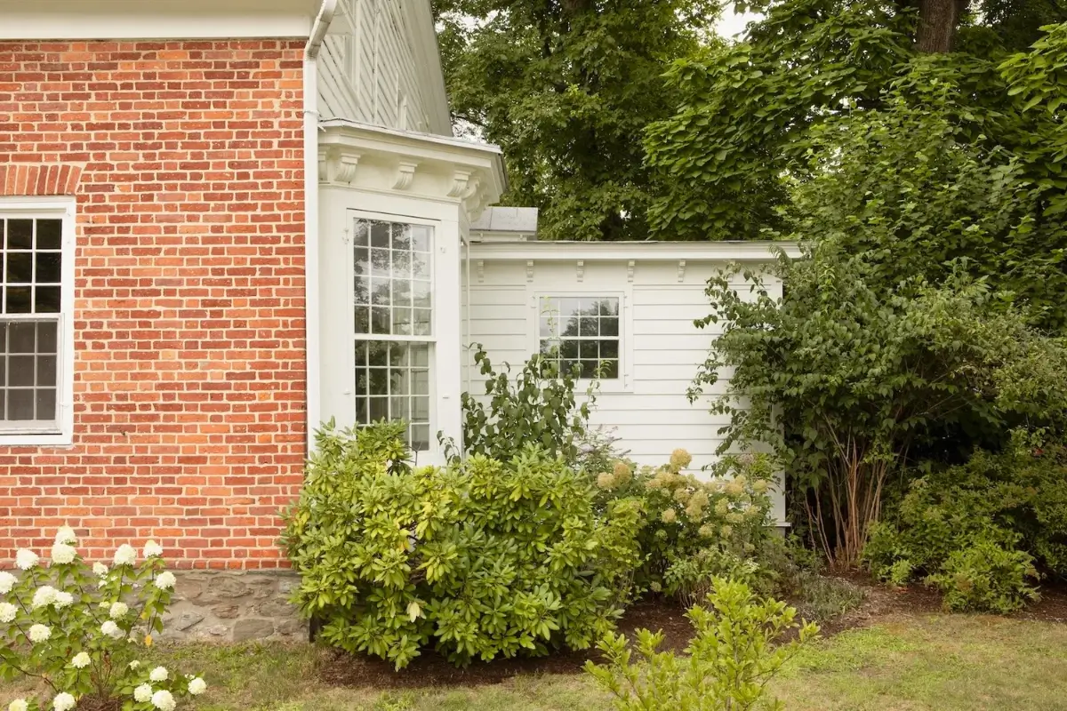 Light Rooms and Pink Tones in One of the Hudson Valley’s Oldest Homes 43 early-18th-century-dutch-house-hudson-valley