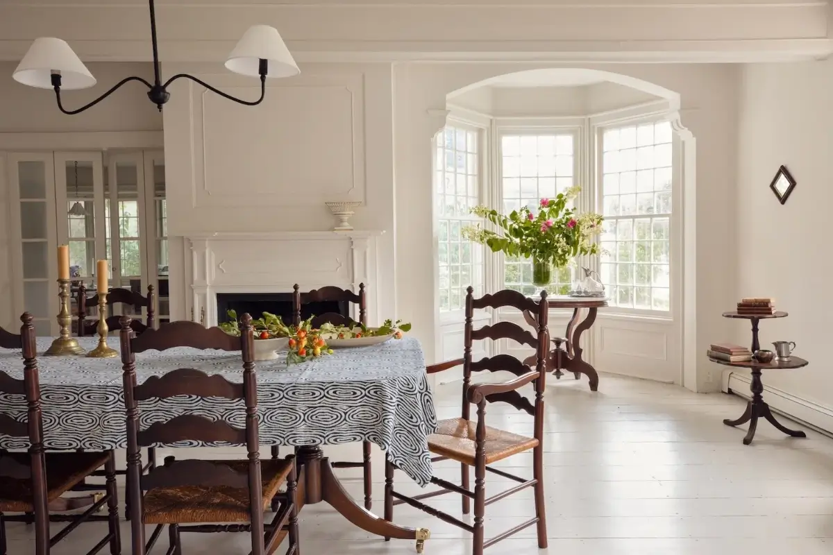 Light Rooms and Pink Tones in One of the Hudson Valley’s Oldest Homes 11 early-18th-century-dutch-house-hudson-valley