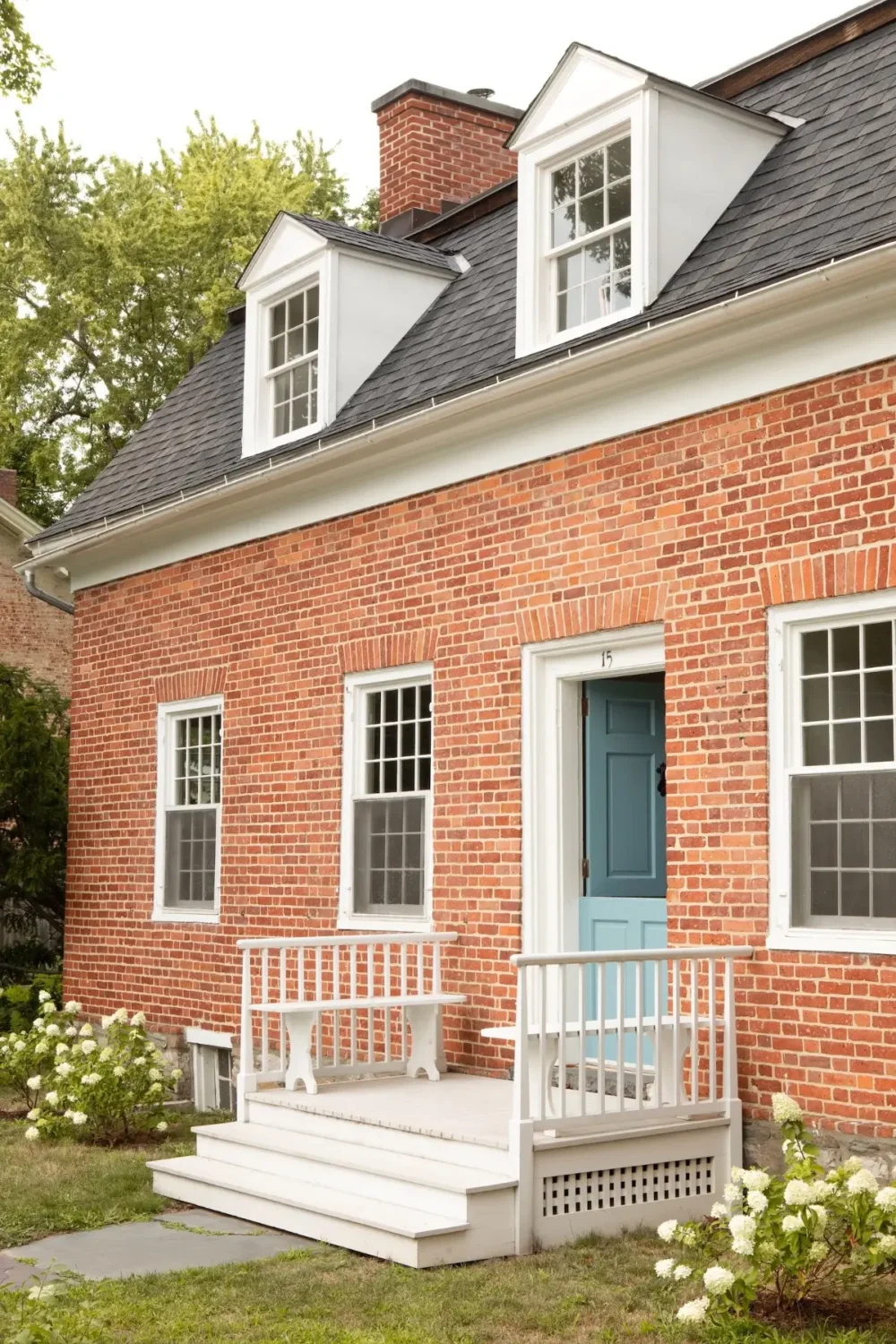 Light Rooms and Pink Tones in One of the Hudson Valley’s Oldest Homes 4 early-18th-century-dutch-house-hudson-valley
