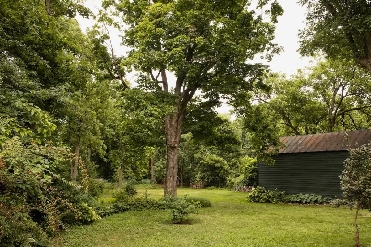 Light Rooms and Pink Tones in One of the Hudson Valley’s Oldest Homes 46 early-18th-century-dutch-house-hudson-valley