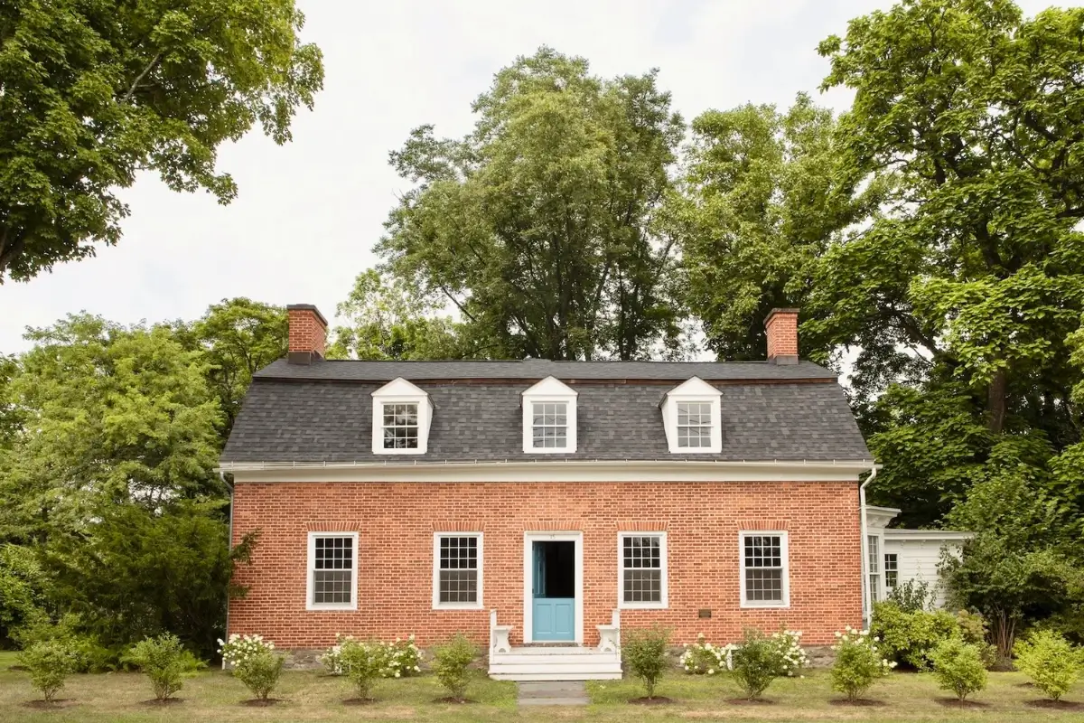 Light Rooms and Pink Tones in One of the Hudson Valley’s Oldest Homes 3 early-18th-century-dutch-house-hudson-valley