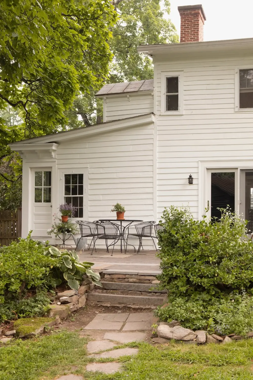 Light Rooms and Pink Tones in One of the Hudson Valley’s Oldest Homes 44 early-18th-century-dutch-house-hudson-valley