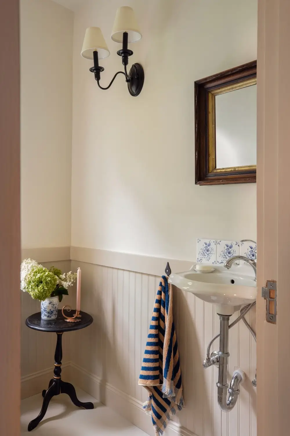 Light Rooms and Pink Tones in One of the Hudson Valley’s Oldest Homes 19 early-18th-century-dutch-house-hudson-valley