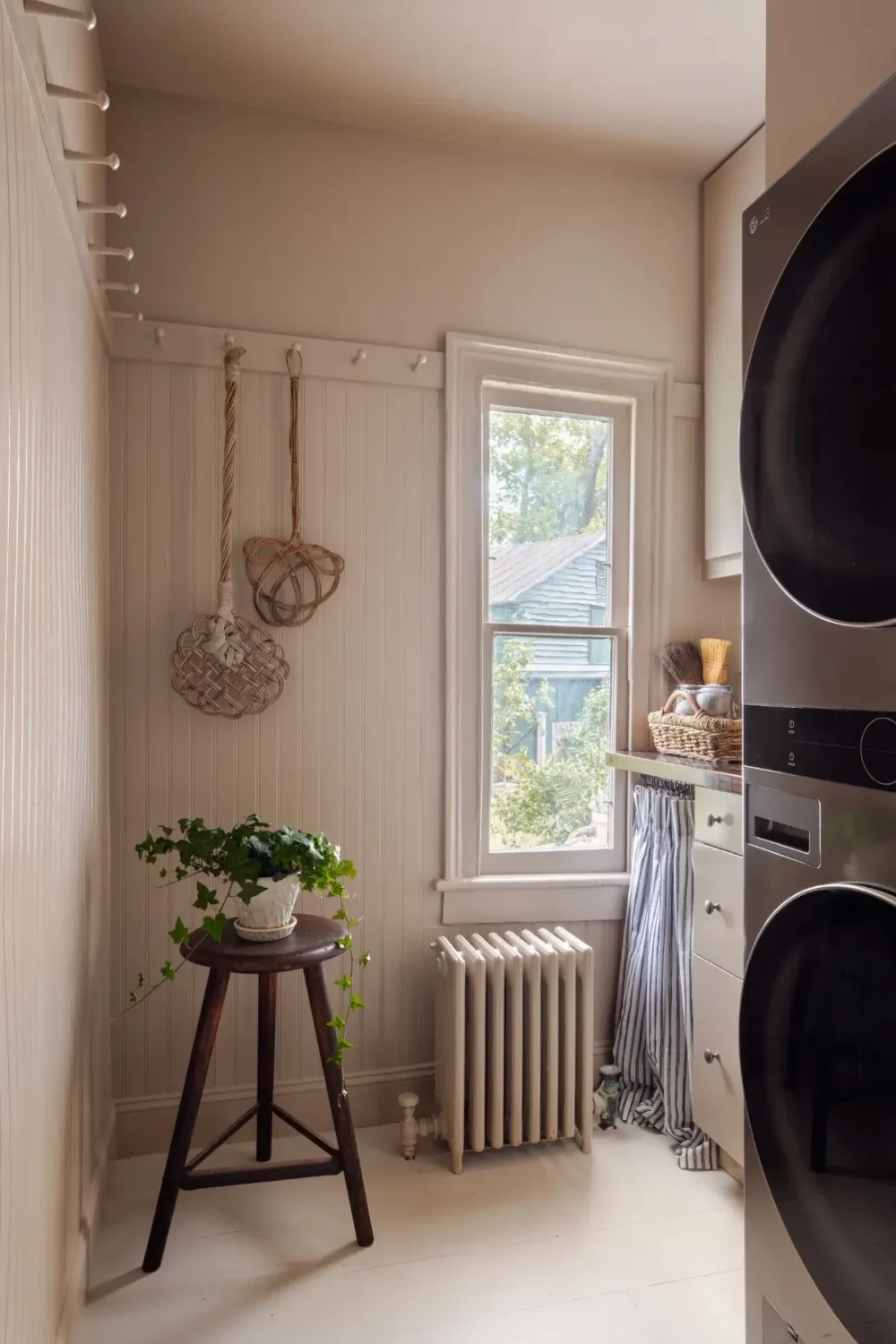Light Rooms and Pink Tones in One of the Hudson Valley’s Oldest Homes 18 early-18th-century-dutch-house-hudson-valley