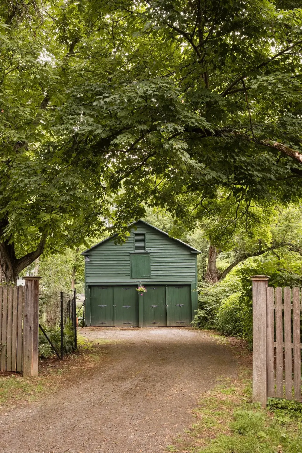 Light Rooms and Pink Tones in One of the Hudson Valley’s Oldest Homes 49 early-18th-century-dutch-house-hudson-valley