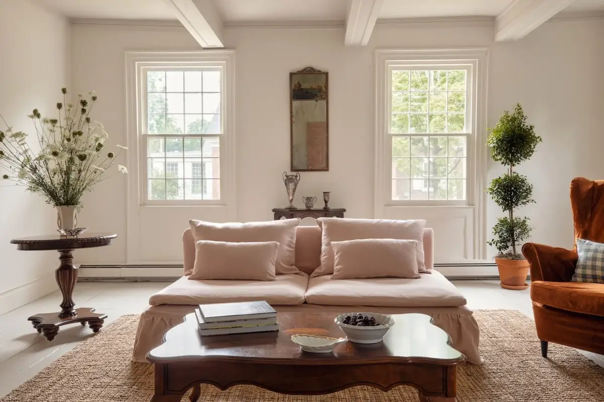 Light Rooms and Pink Tones in One of the Hudson Valley’s Oldest Homes 9 early-18th-century-dutch-house-hudson-valley
