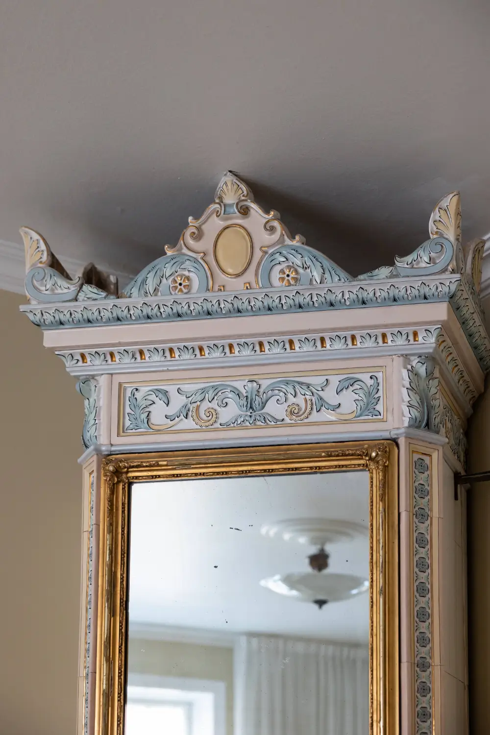 Warm Beige Tones and a Stylish Kitchen in a Stockholm Apartment 5 early-20th-century-apartment-beautiful-kitchen-and-fireplace