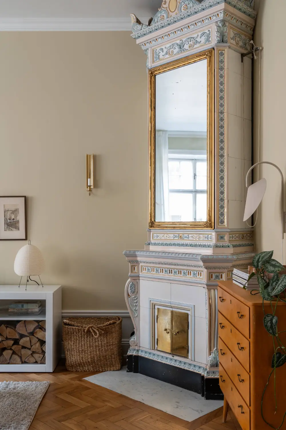 Warm Beige Tones and a Stylish Kitchen in a Stockholm Apartment 4 early-20th-century-apartment-beautiful-kitchen-and-fireplace