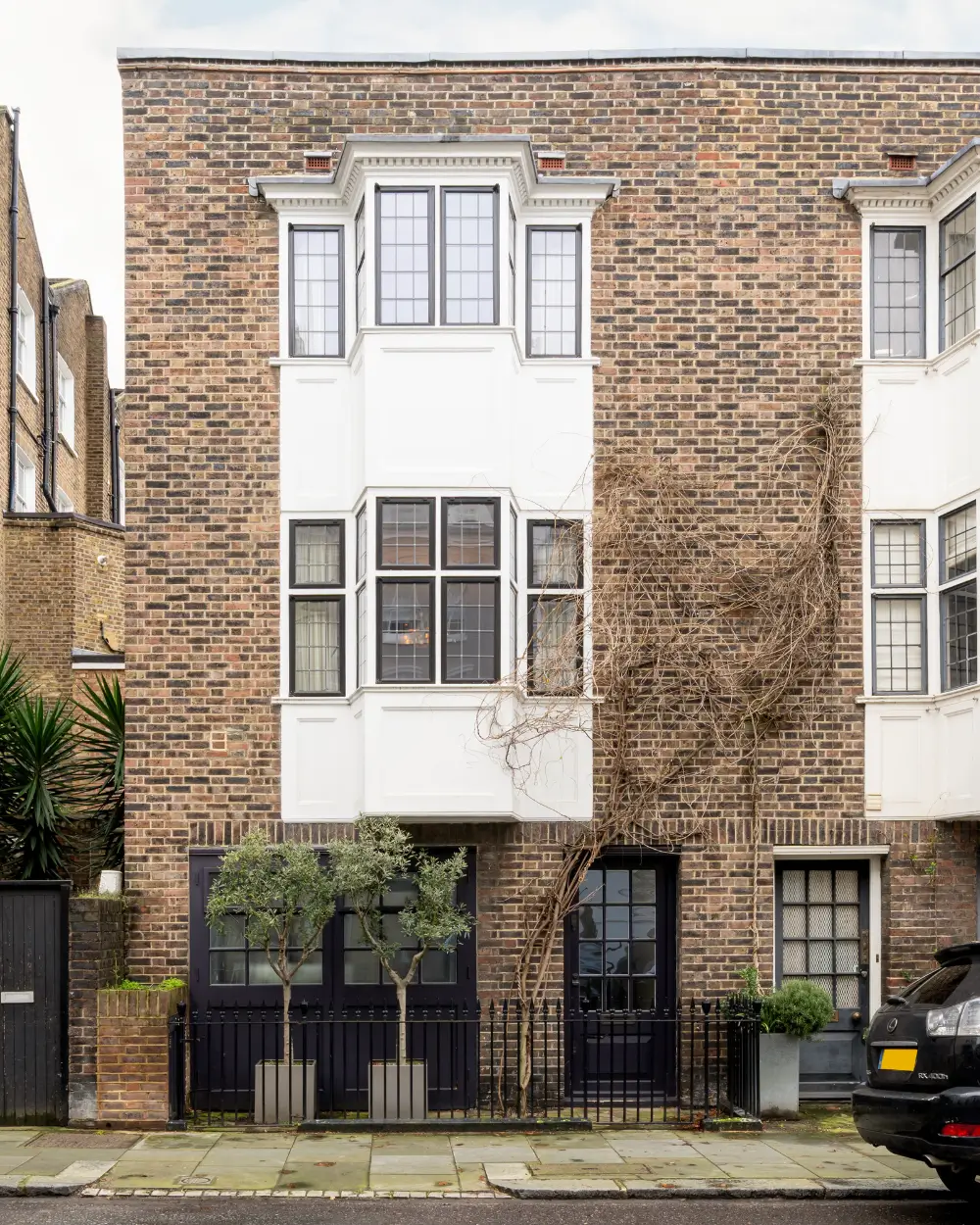 green-tones-renovated-holland-park-townhouse