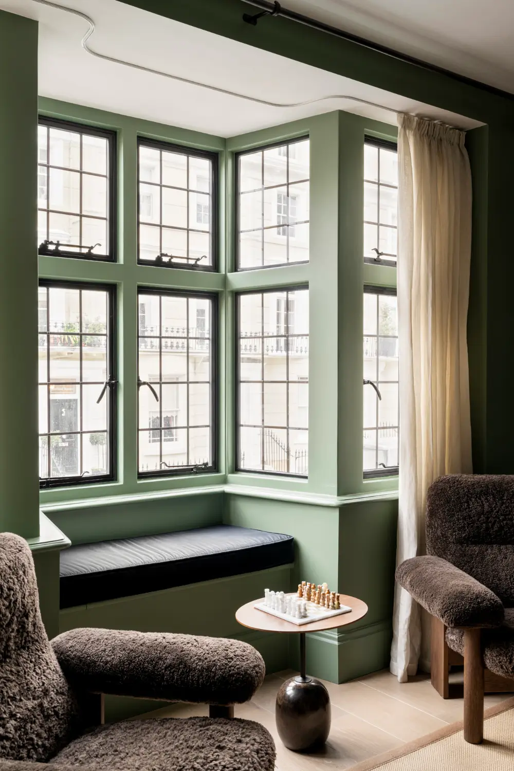 green-tones-renovated-holland-park-townhouse