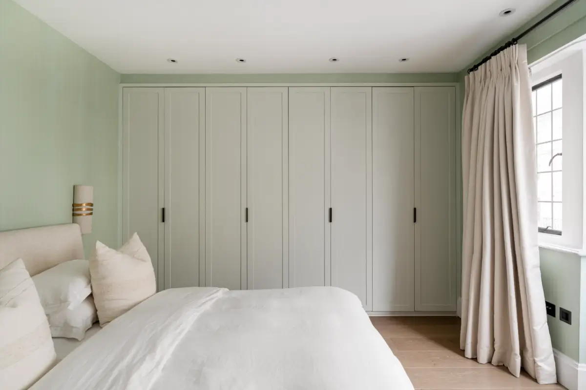 green-tones-renovated-holland-park-townhouse