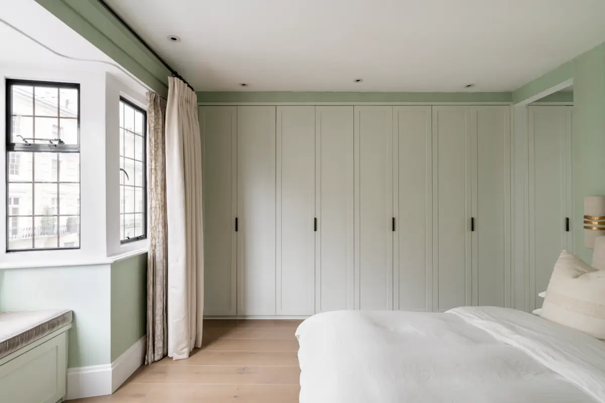 green-tones-renovated-holland-park-townhouse