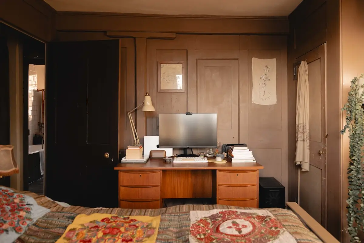 Moody Tones and Warm Light in a Restored East London Georgian Townhouse 23 moody-tones-warm-light-historic-georgian-townhouse-london