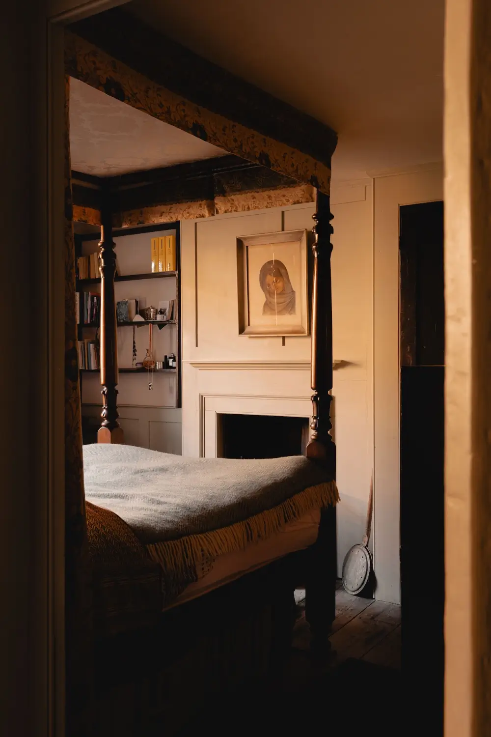 Moody Tones and Warm Light in a Restored East London Georgian Townhouse 21 moody-tones-warm-light-historic-georgian-townhouse-london