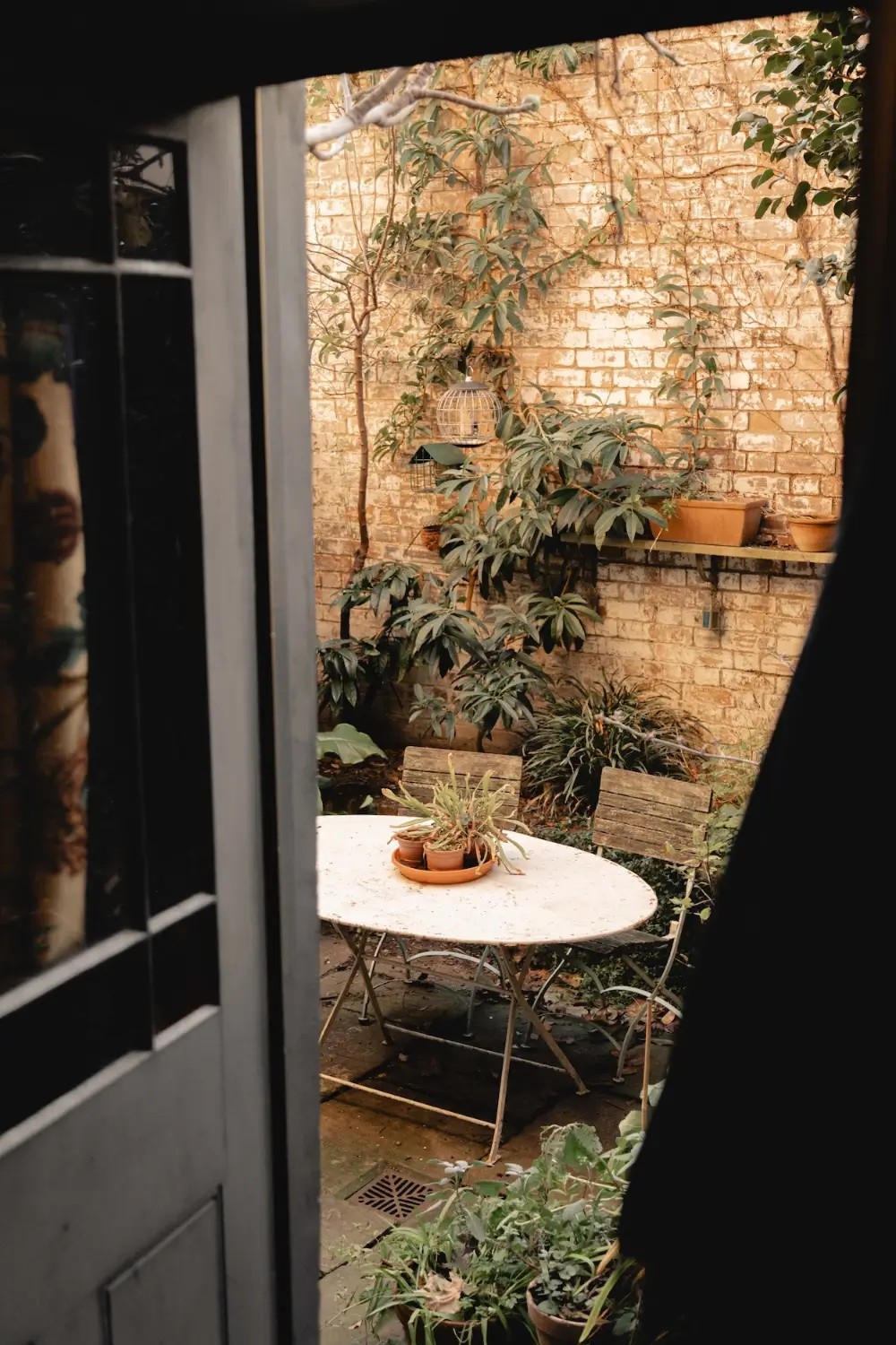 Moody Tones and Warm Light in a Restored East London Georgian Townhouse 16 moody-tones-warm-light-historic-georgian-townhouse-london