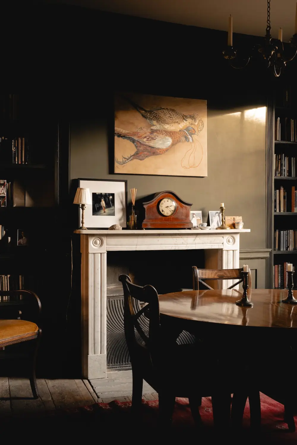 Moody Tones and Warm Light in a Restored East London Georgian Townhouse 6 moody-tones-warm-light-historic-georgian-townhouse-london