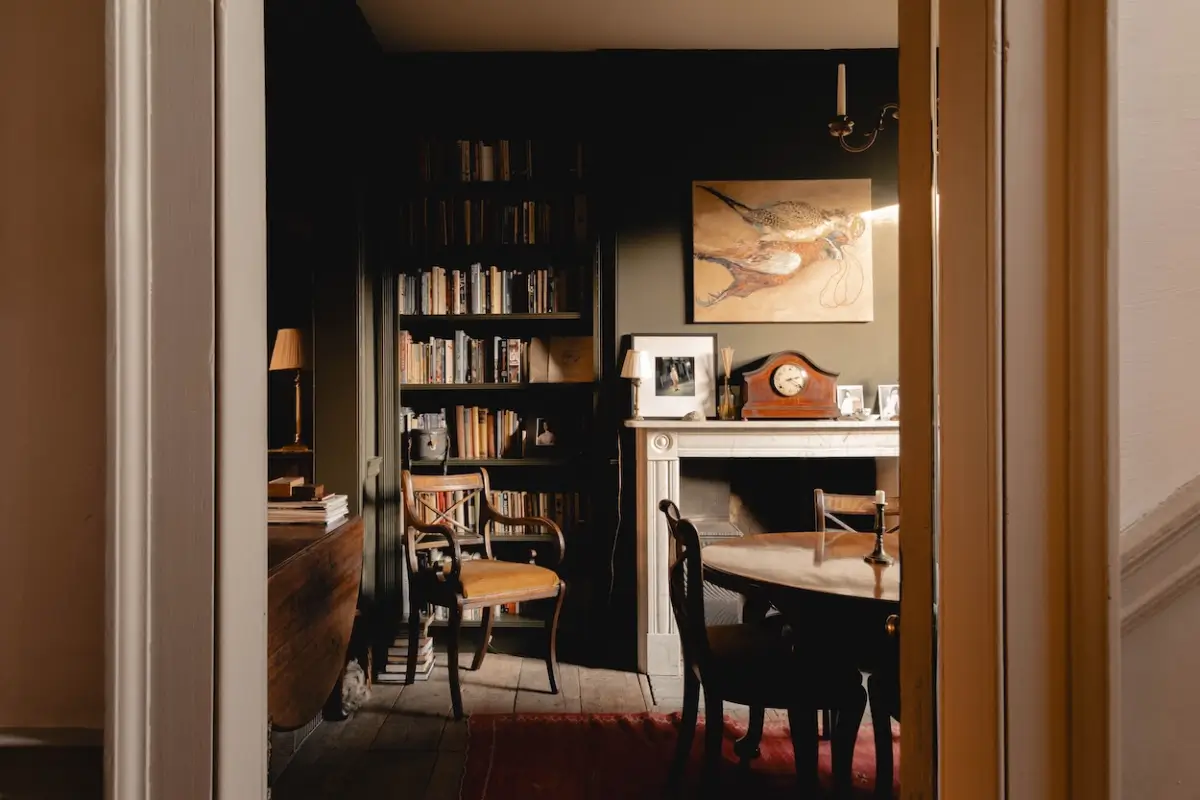 Moody Tones and Warm Light in a Restored East London Georgian Townhouse 5 moody-tones-warm-light-historic-georgian-townhouse-london