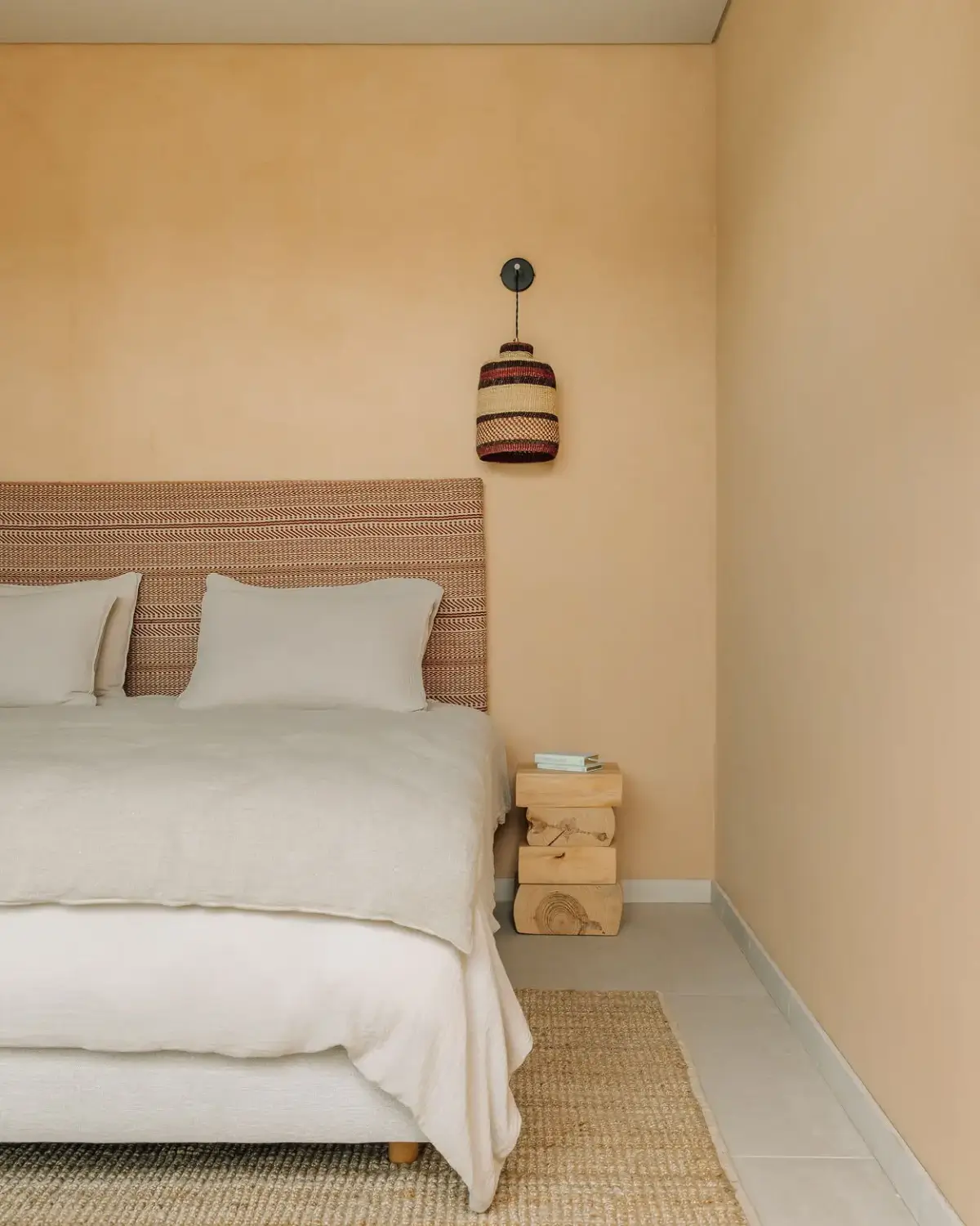 A Stunning Newly Built Villa by the Sea in Portugal 15 new-build-architectural-house-portugal-nordroom