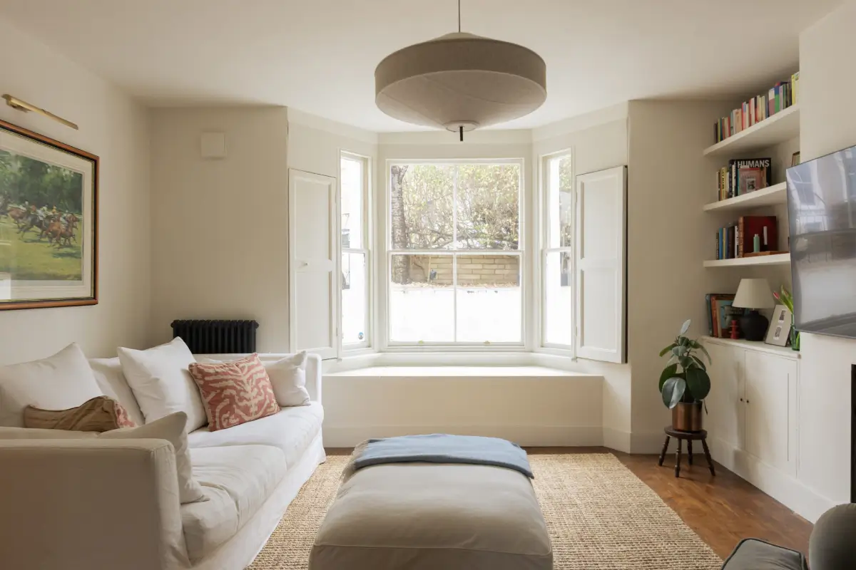 A Garden Apartment Decorated in Green and Terracotta Hues 1 one-bedroom-victorian-garden-apartment-london