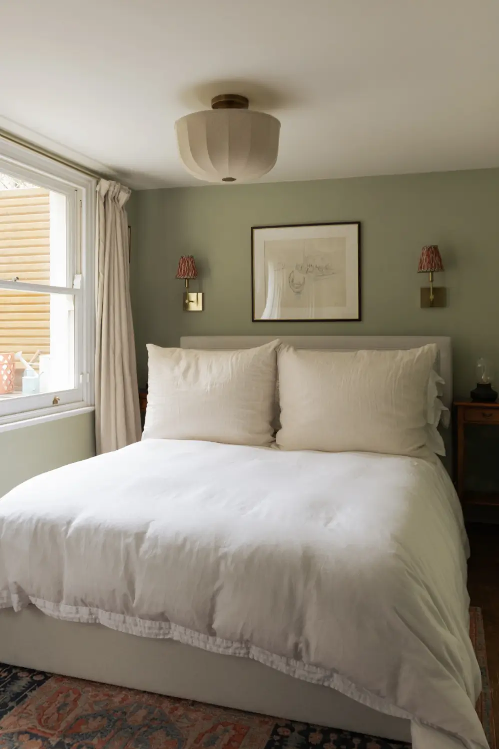 A Garden Apartment Decorated in Green and Terracotta Hues 15 one-bedroom-victorian-garden-apartment-london