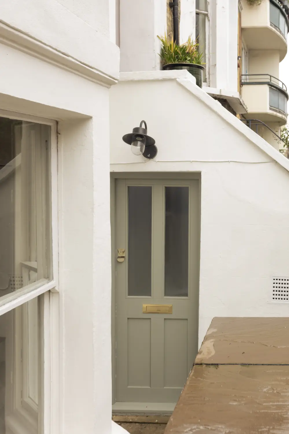 A Garden Apartment Decorated in Green and Terracotta Hues 22 one-bedroom-victorian-garden-apartment-london