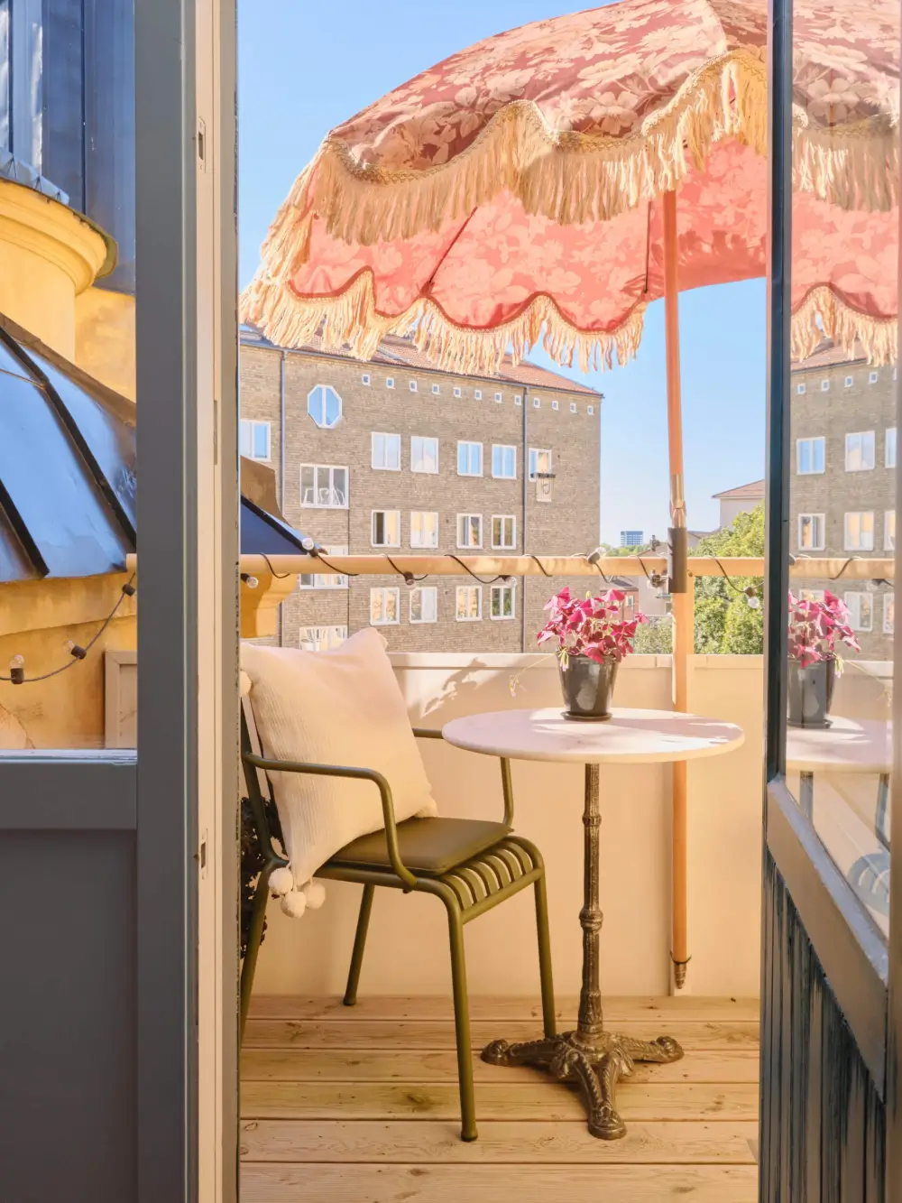 preserved-charm-spacious-stockholm-apartment-nordroom