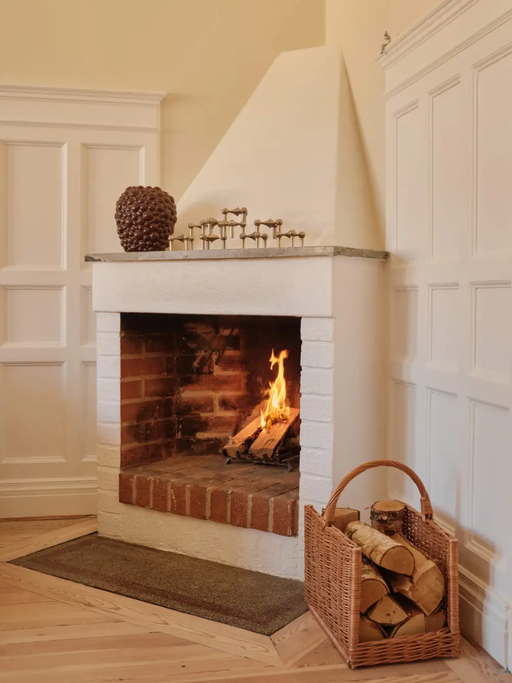 preserved-charm-spacious-stockholm-apartment-nordroom