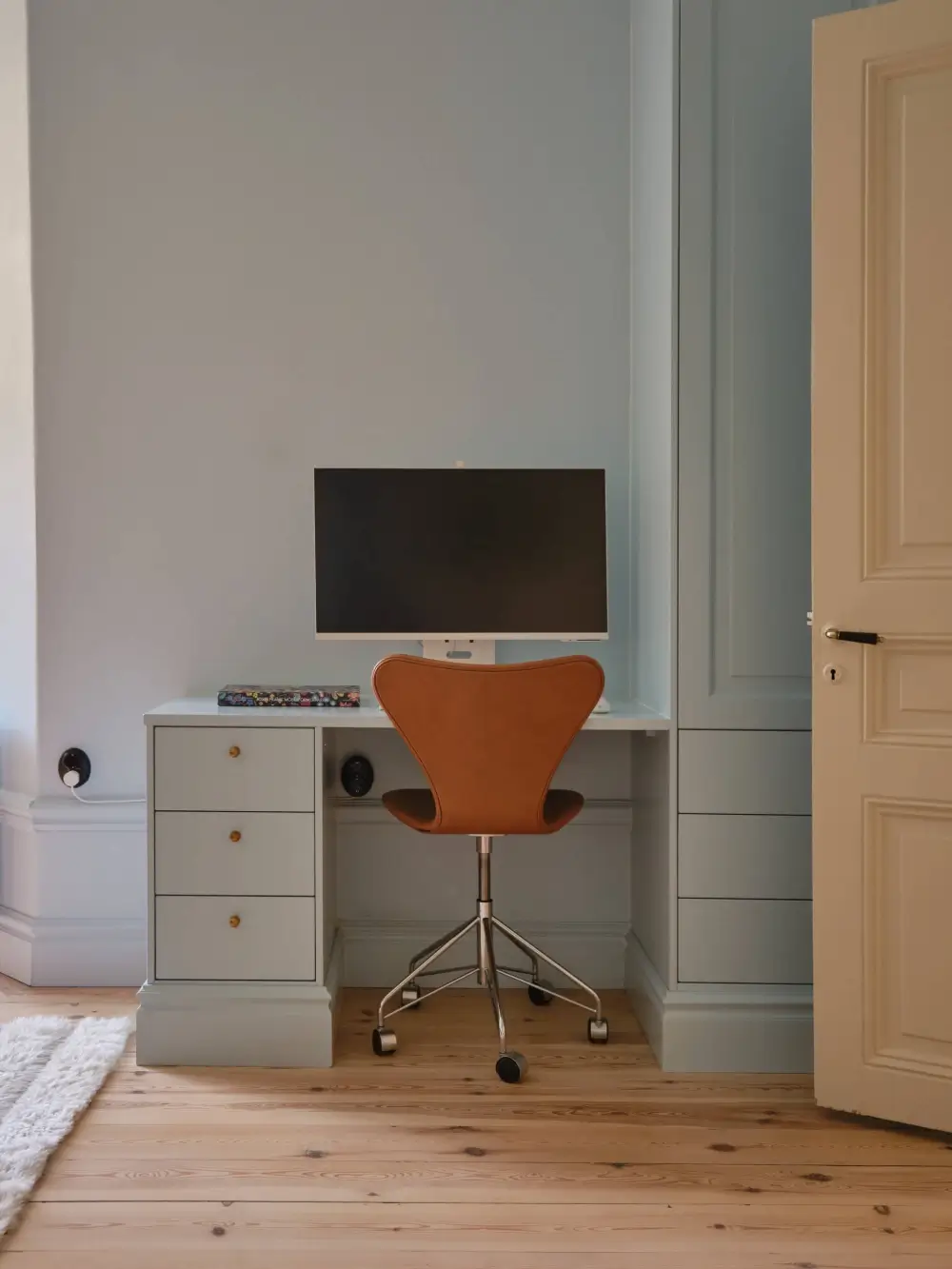 preserved-charm-spacious-stockholm-apartment-nordroom