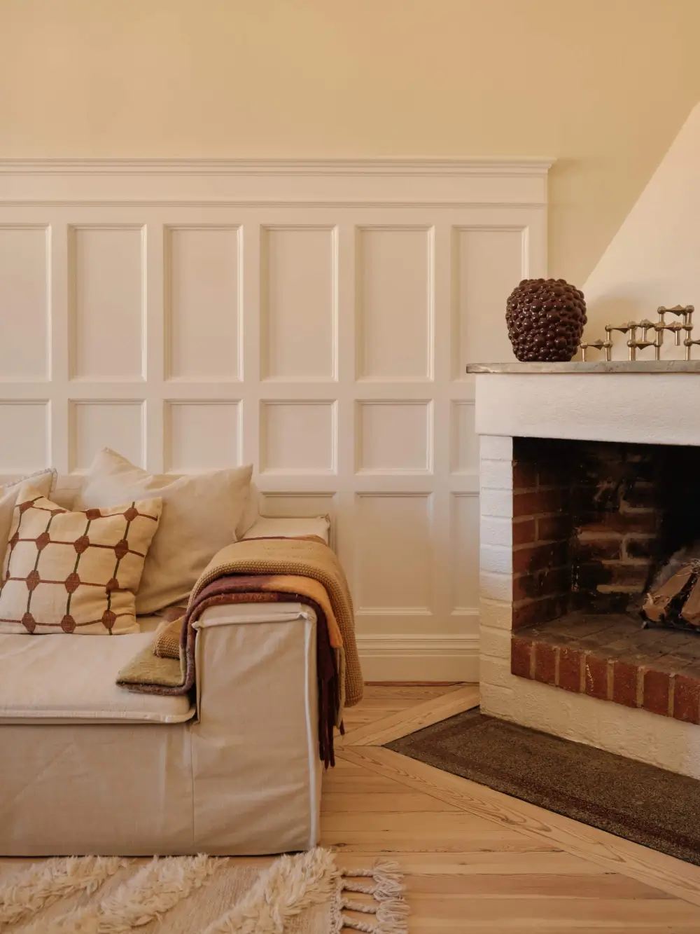 preserved-charm-spacious-stockholm-apartment-nordroom