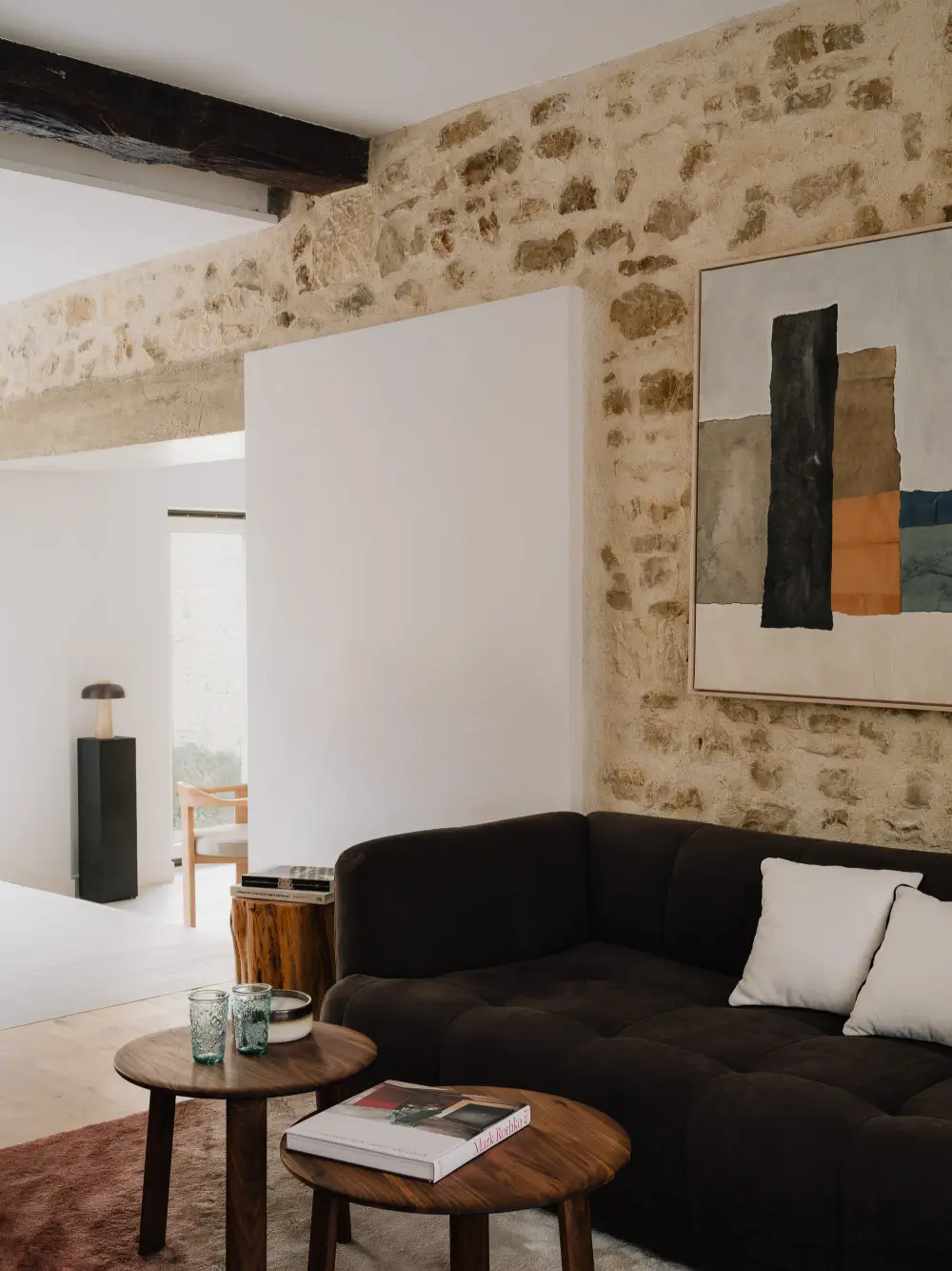 Contemporary Living in A Restored Winemaker’s House in Burgundy 6 restored-old-winemakers-house-france-Atelier-FCA-nordroom