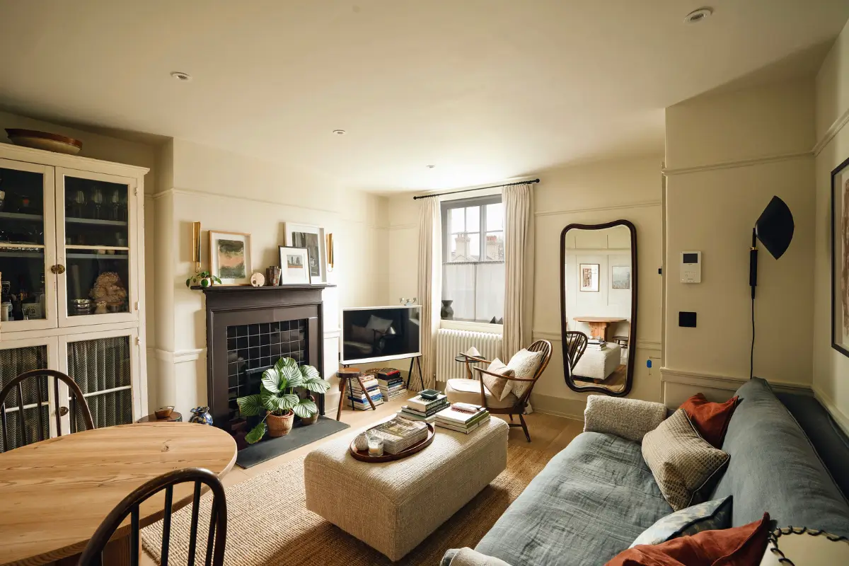 A Small Home in a 19th-Century London Almshouse Pairs Old with New 1 small-renovated-home-19th-century-almshouse-london