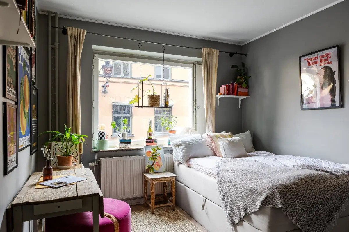 Studio Apartment Layout Ideas: Living Small is Looking Good 26 small-studio-apartment-layout