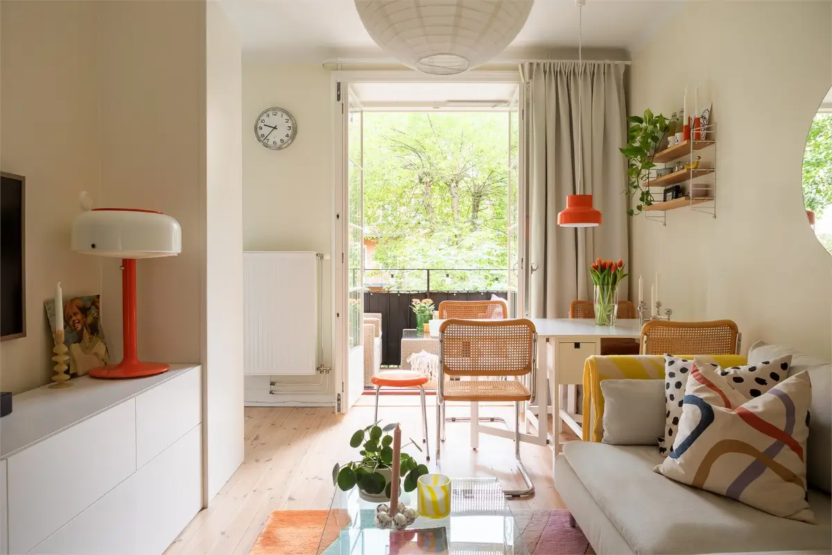 Studio Apartment Layout Ideas: Living Small is Looking Good 37 studio-apartment-layout-table-sofa-bed-in-a-row-nordroom