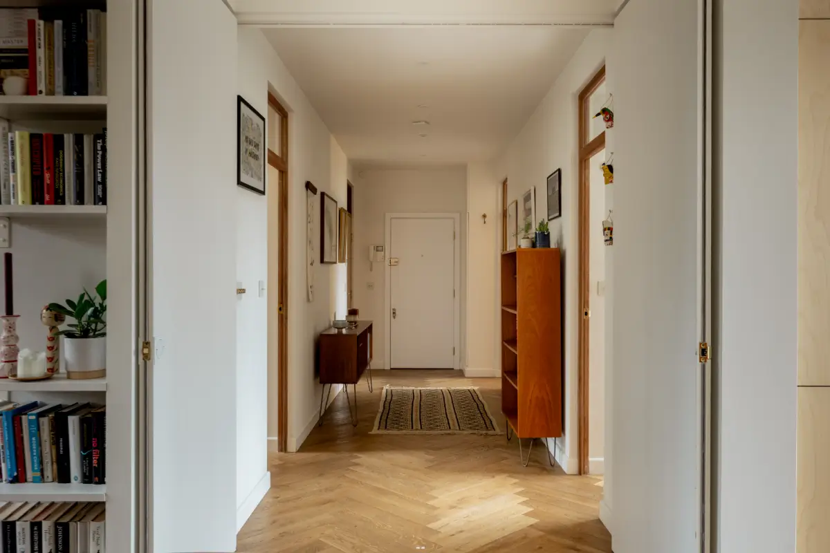 A Light-Filled Modernist Apartment in London 27 three-bedroom-family-apartment-former-1930s-hospital-london