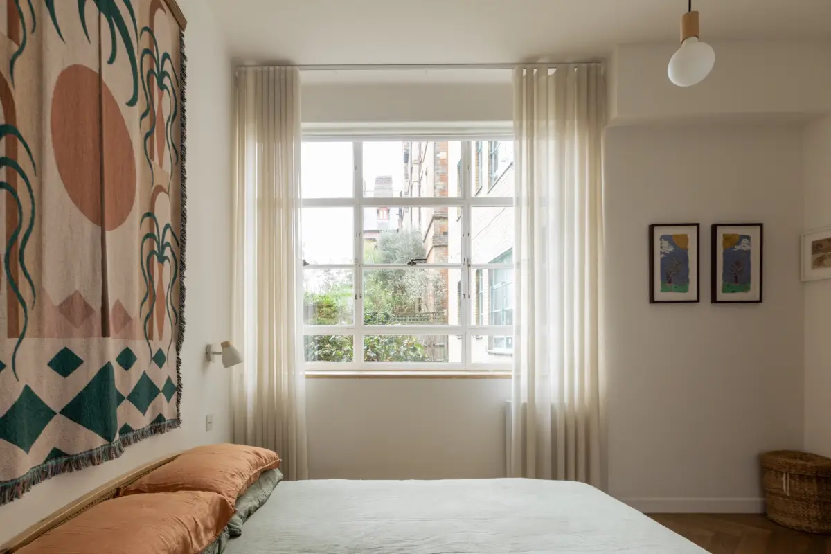 A Light-Filled Modernist Apartment in London 16 three-bedroom-family-apartment-former-1930s-hospital-london