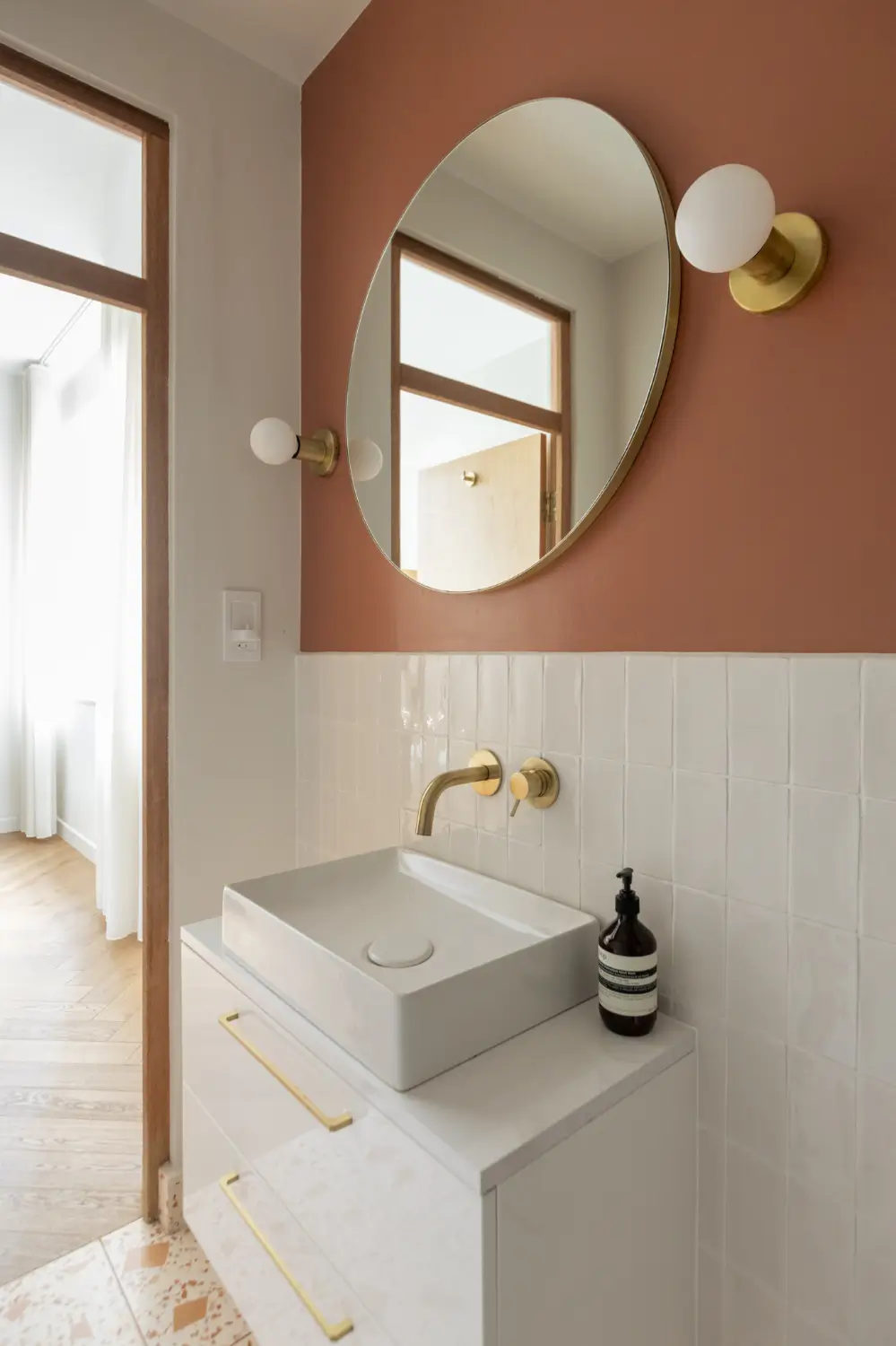 A Light-Filled Modernist Apartment in London 20 three-bedroom-family-apartment-former-1930s-hospital-london