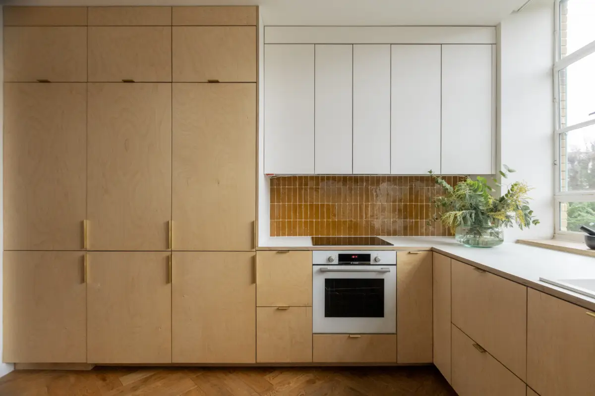 A Light-Filled Modernist Apartment in London 11 three-bedroom-family-apartment-former-1930s-hospital-london