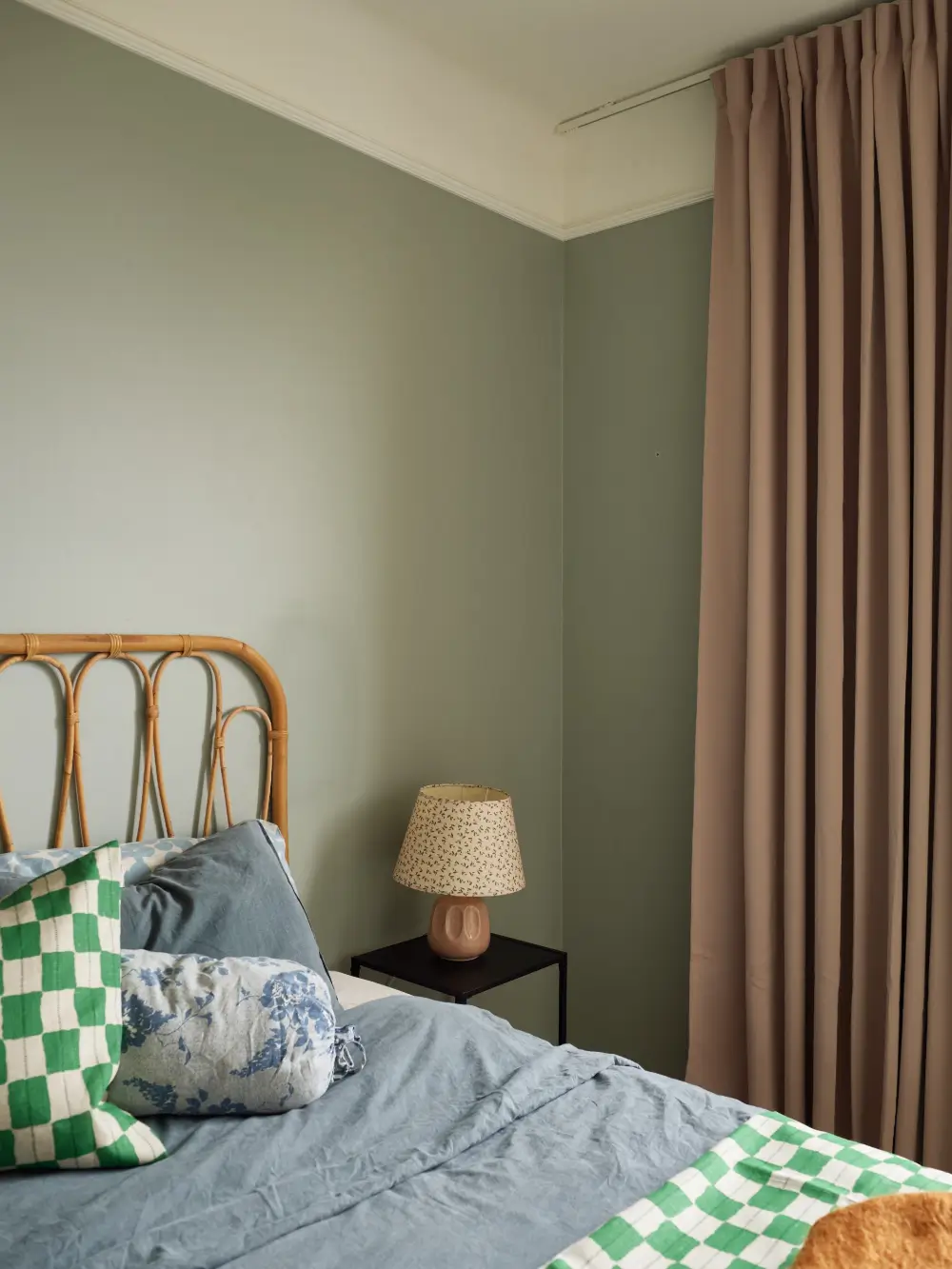 Soft Colors and Magnificent Views in a Stockholm Apartment 26 two-bedroom-stockholm-apartment-spectacular-sea-city-views-nordroom