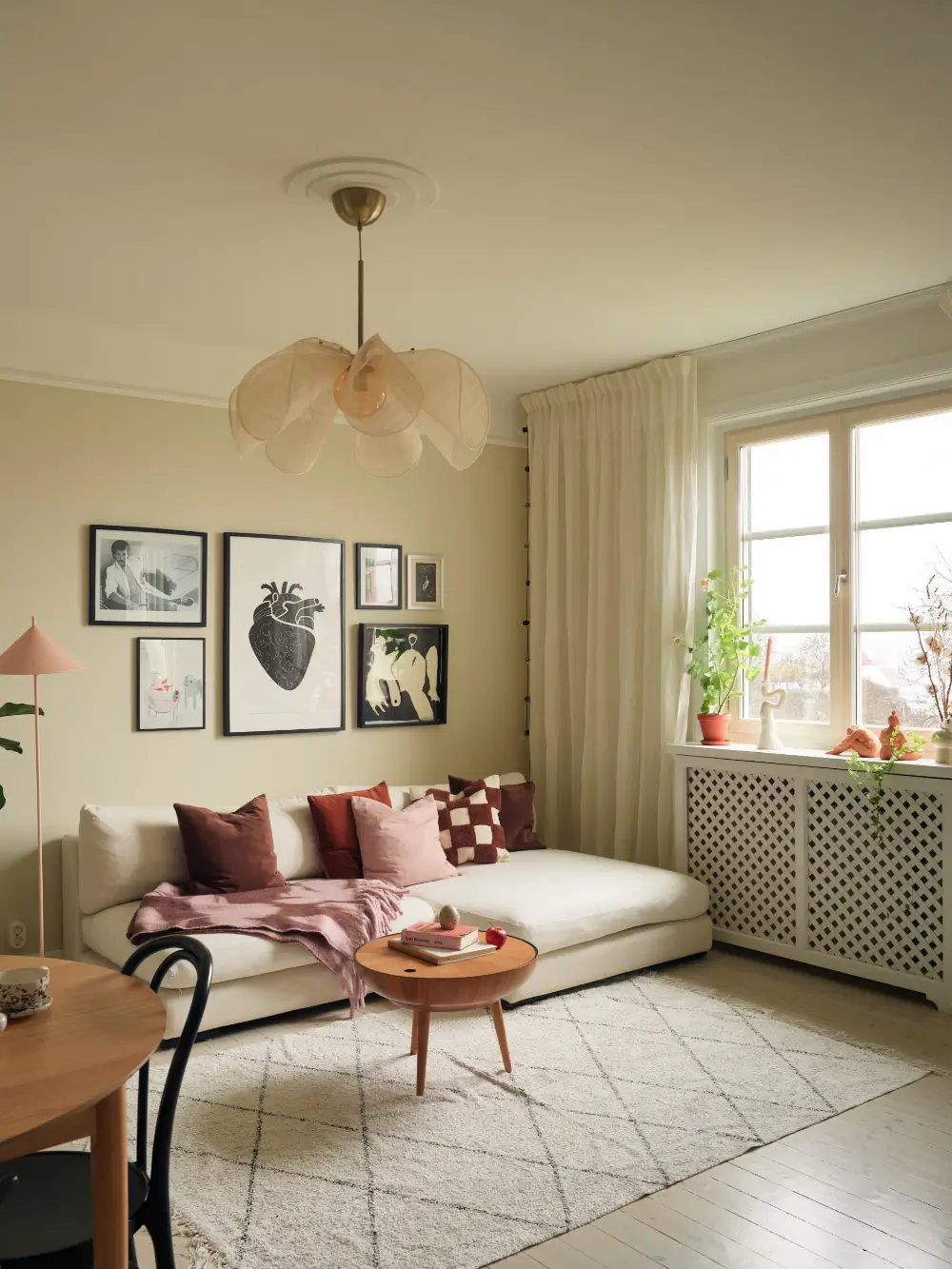 Soft Colors and Magnificent Views in a Stockholm Apartment 7 two-bedroom-stockholm-apartment-spectacular-sea-city-views-nordroom