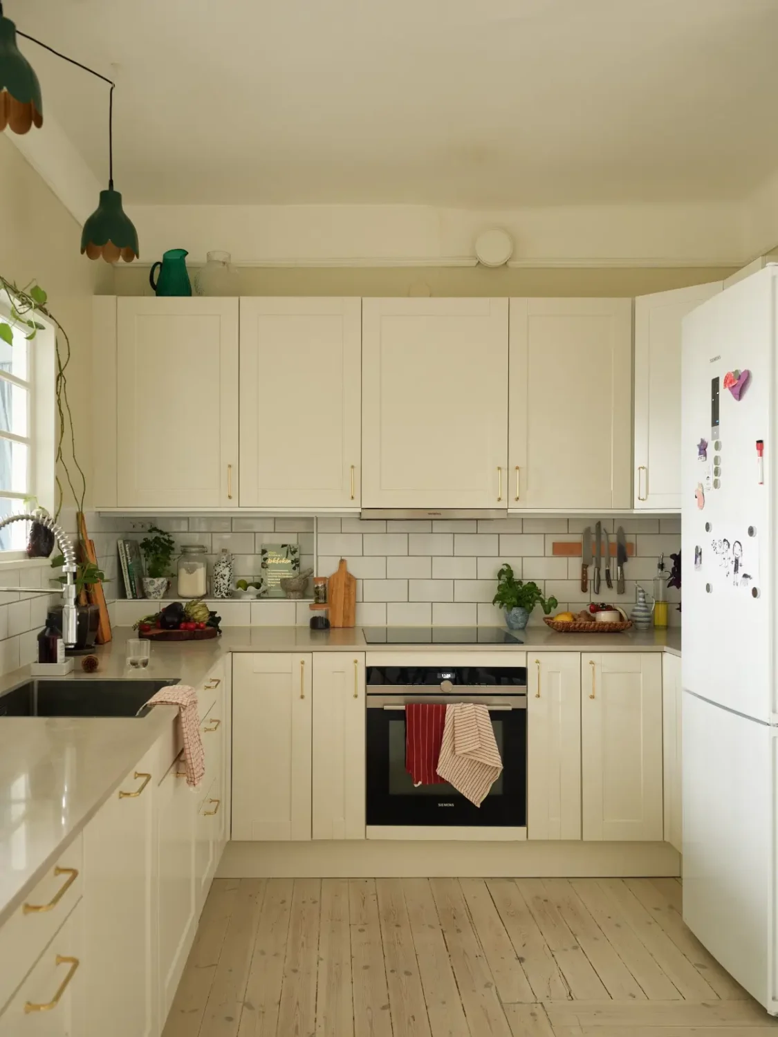 Soft Colors and Magnificent Views in a Stockholm Apartment 12 two-bedroom-stockholm-apartment-spectacular-sea-city-views-nordroom