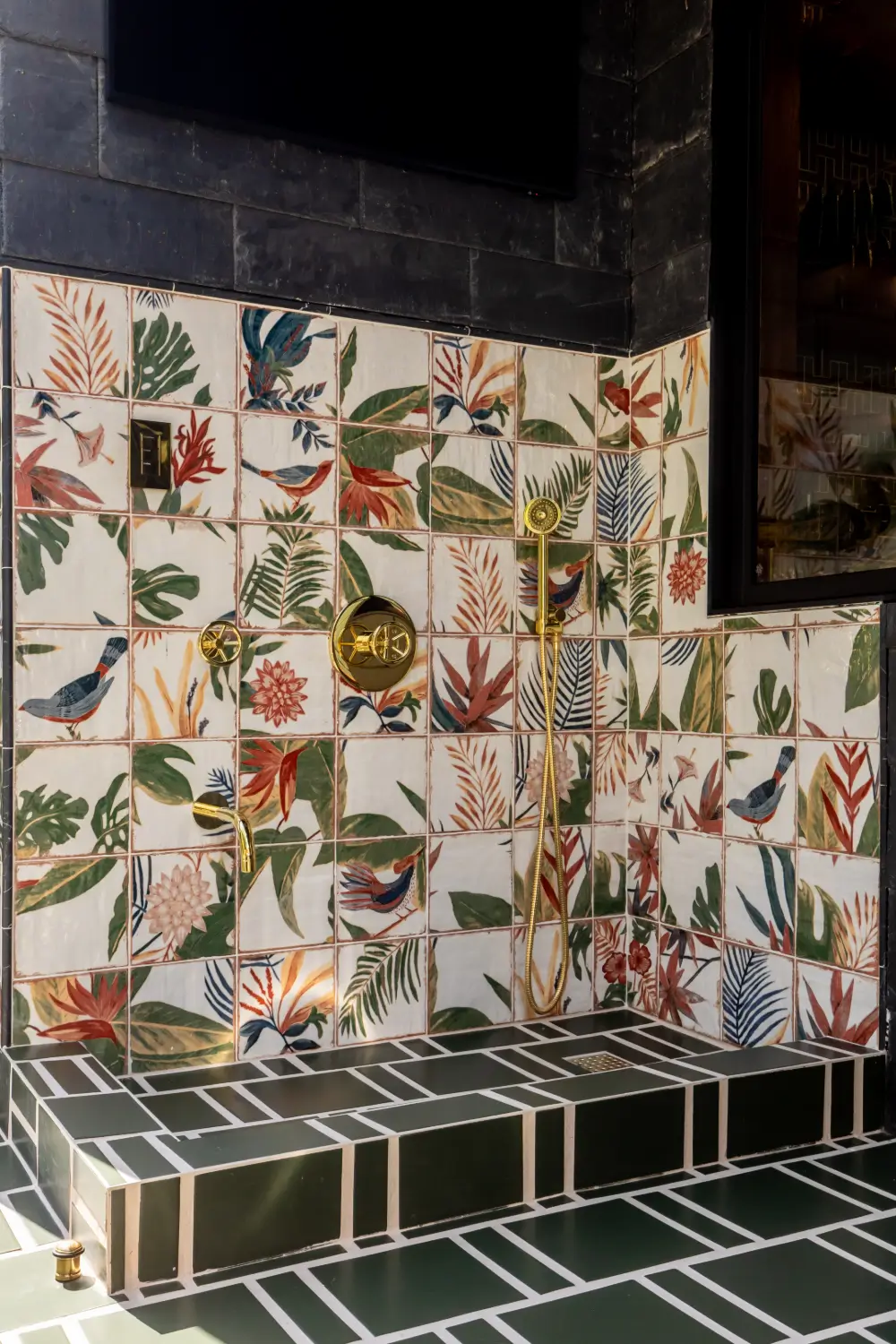 An Officine Gullo Kitchen in Crumblr Cookies Co-Founder's Grand Utah Home 25 utah-home-Crumbl-co-founder-Sawyer-Hemsle