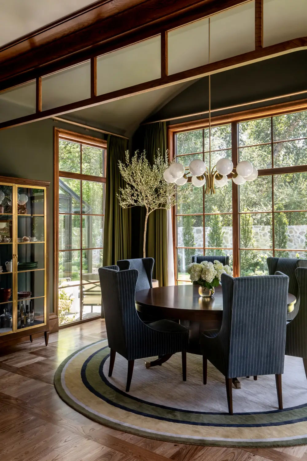 An Officine Gullo Kitchen in Crumblr Cookies Co-Founder's Grand Utah Home 9 utah-home-Crumbl-co-founder-Sawyer-Hemsle