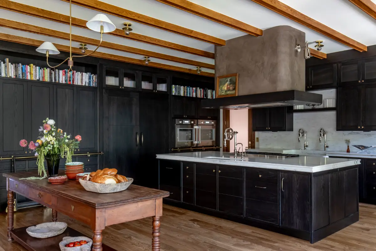 An Officine Gullo Kitchen in Crumblr Cookies Co-Founder's Grand Utah Home 11 utah-home-Crumbl-co-founder-Sawyer-Hemsle