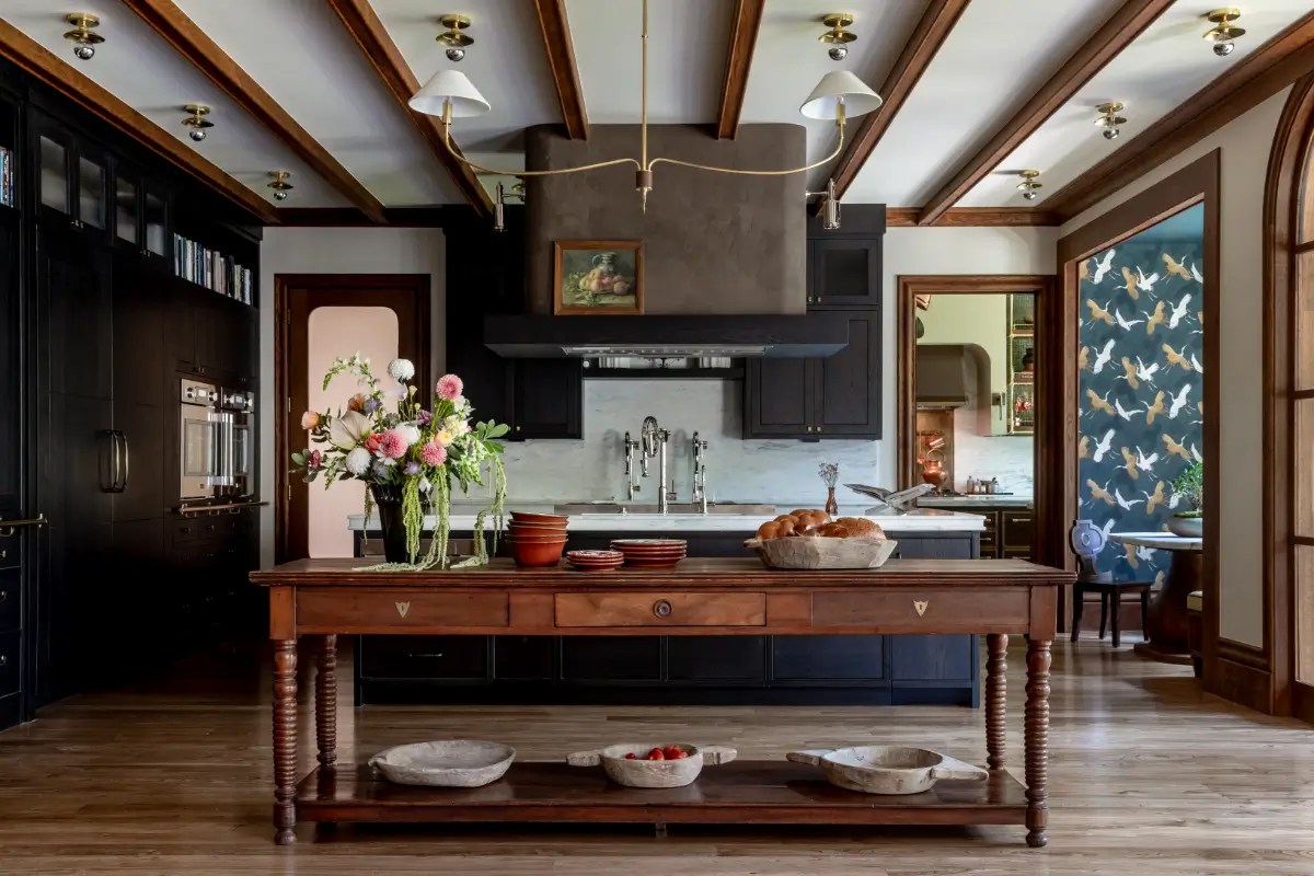 An Officine Gullo Kitchen in Crumblr Cookies Co-Founder's Grand Utah Home 7 utah-home-Crumbl-co-founder-Sawyer-Hemsle