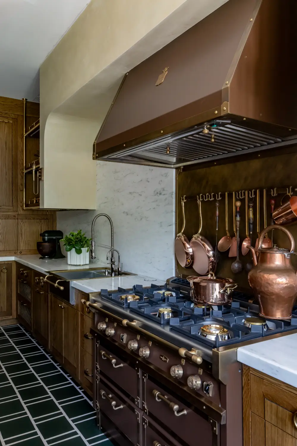 An Officine Gullo Kitchen in Crumblr Cookies Co-Founder's Grand Utah Home 20 utah-home-Crumbl-co-founder-Sawyer-Hemsle