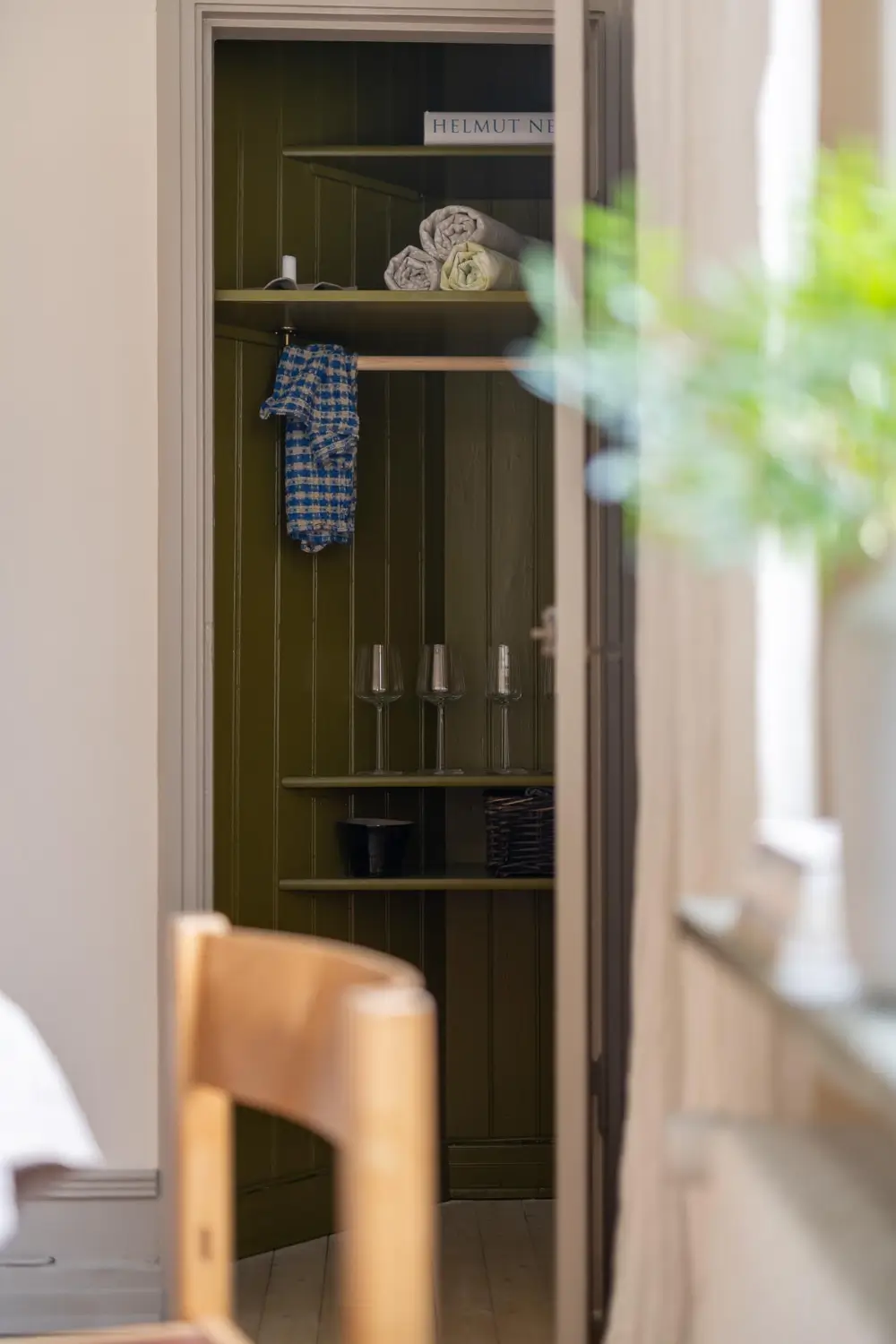 Preserved Details and a Warm Yellow Kitchen in a 1920s Apartment 17 yellow-kitchen-light-blue-living-room-ceiling-swedish-apartment